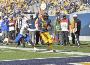 West Virginia coaching staff trying to give Sam James some confidence going forward